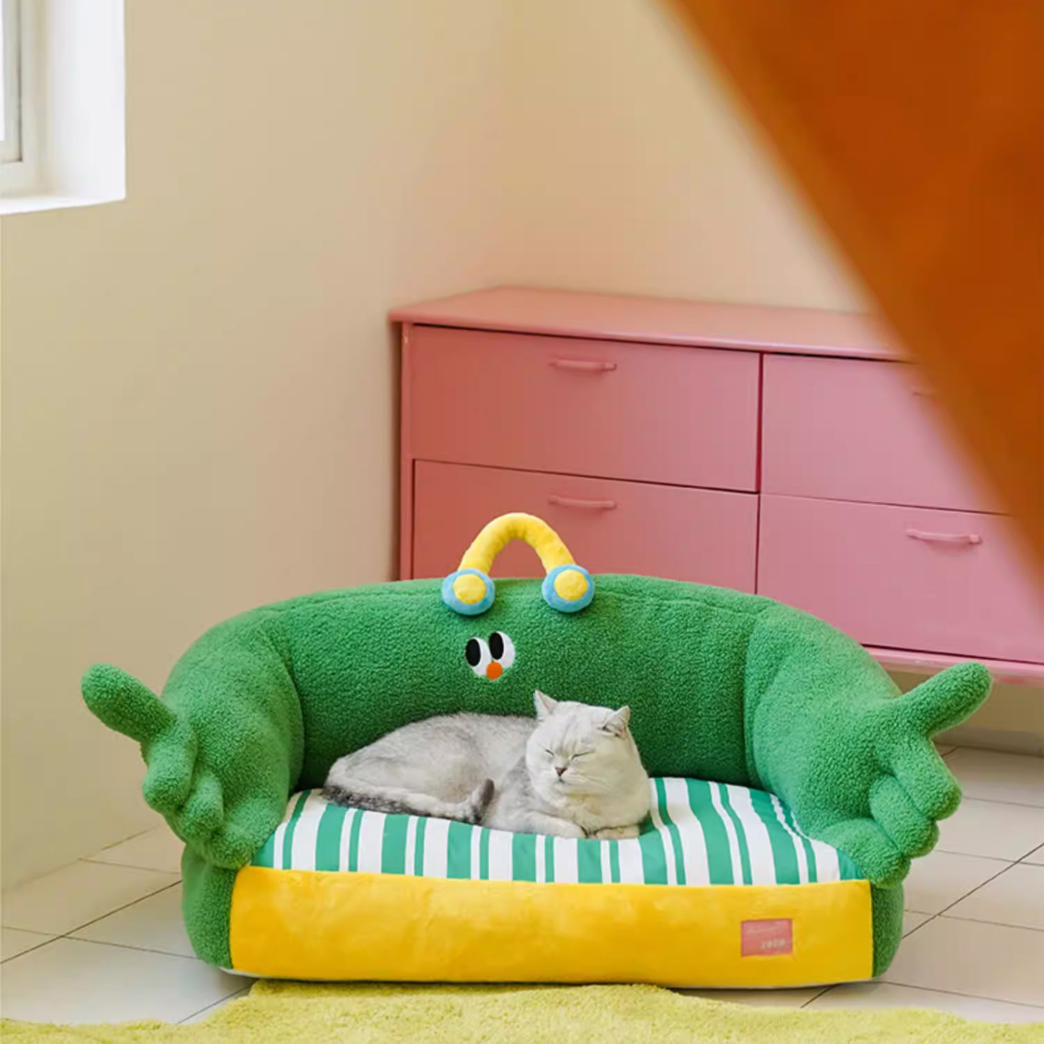 Green Hug Sofa Bed - Image 2