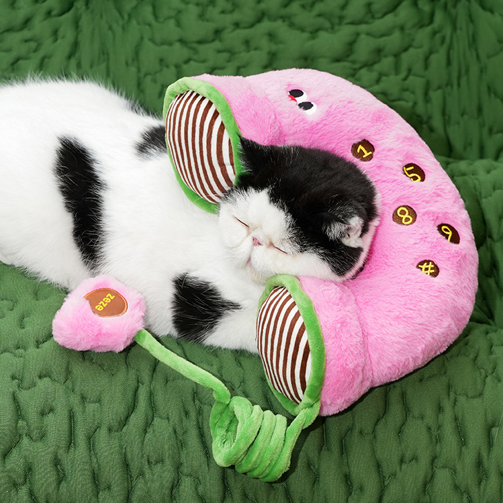 Retro Phone Cuddle Pillow - Image 2